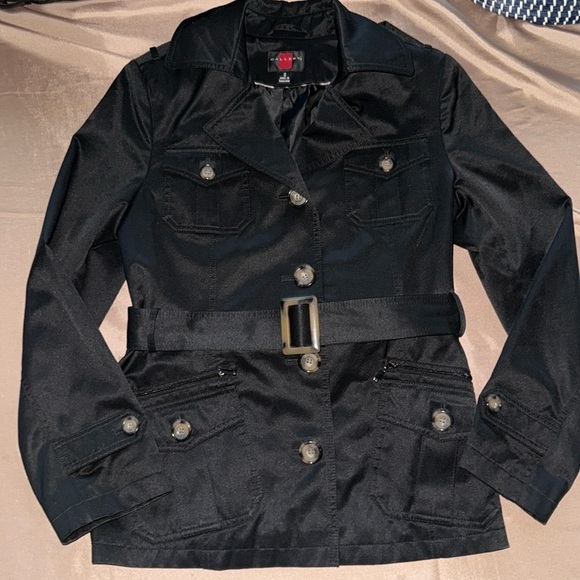 Gallery Black Short Belted Trench Coat Button Details - Picture 6 of 16